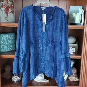 Market & Spruce Darrin Sharkbite Hem Top